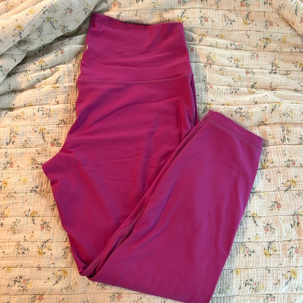 Lululemon aligns. Size 14